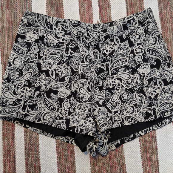 Bohemian Paisley Shorts - Picture 3 of 3